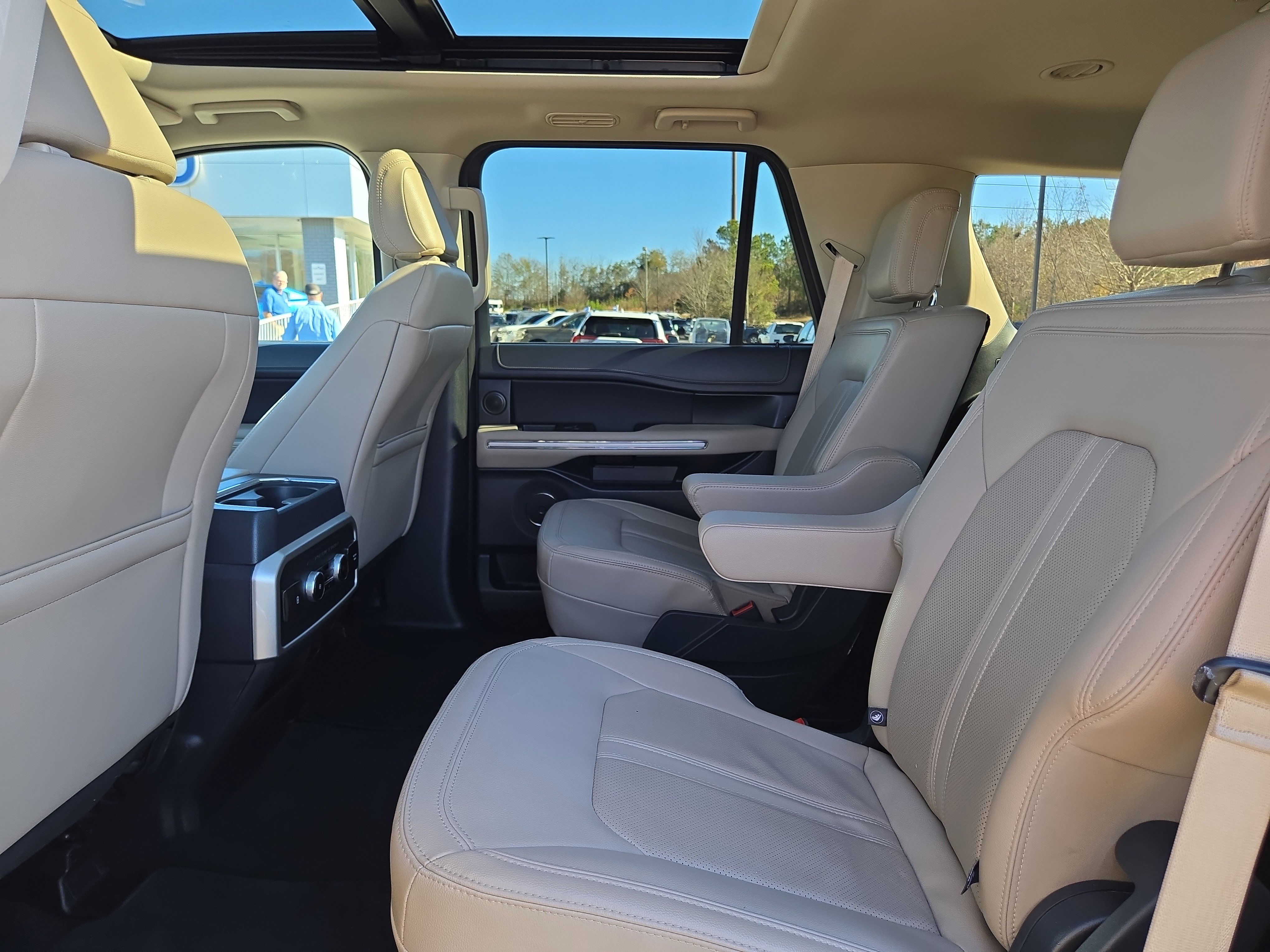 Certified 2024 Ford Expedition Limited image 15
