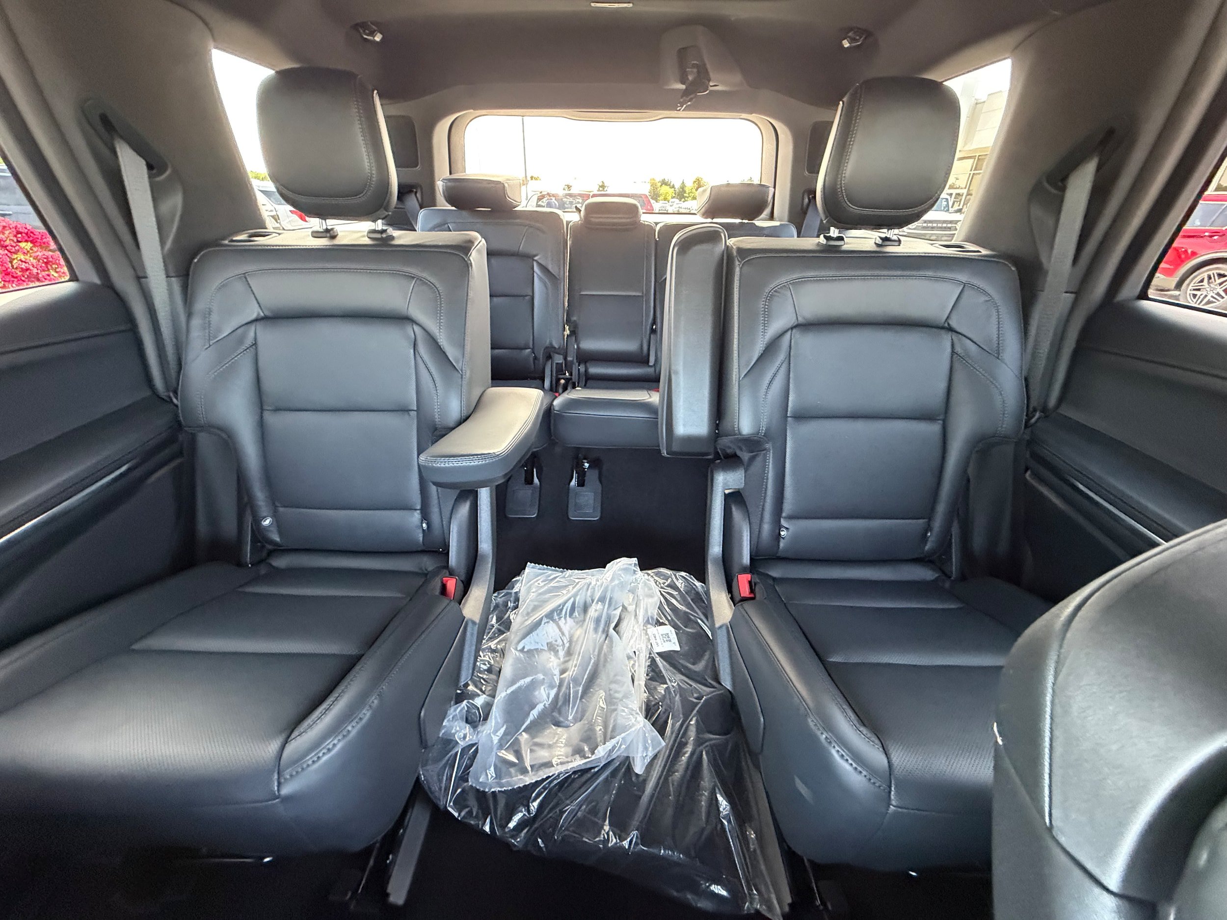 New 2026 Lincoln Navigator Reserve w/ Jet Appearance Package AWD/4WD image 37