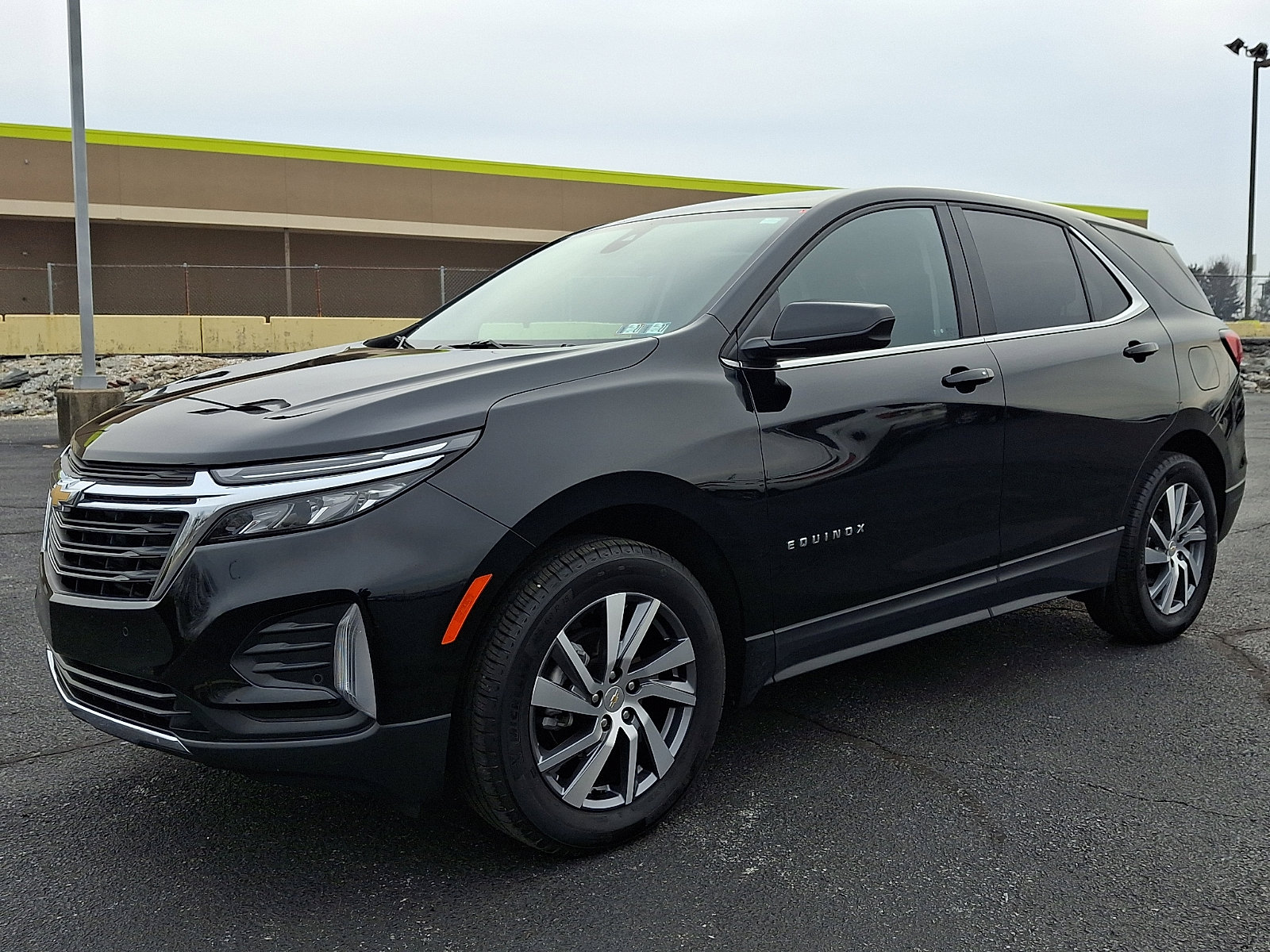 Used 2022 Chevrolet Equinox LT image 3