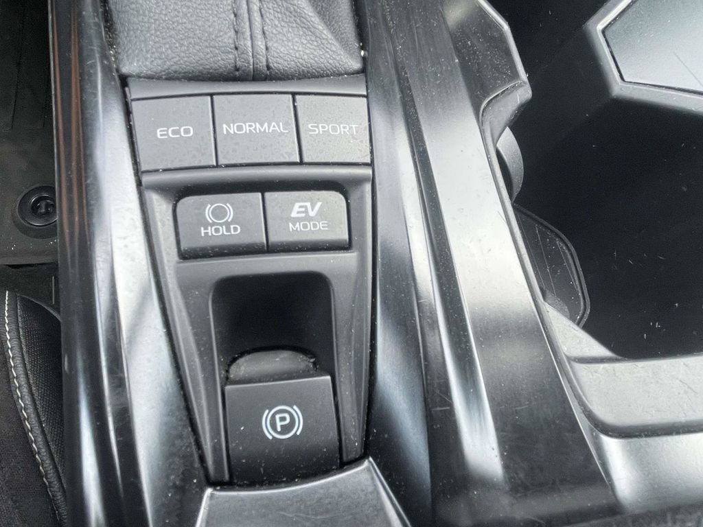 Used 2025 Toyota Camry SE w/ Multimedia Upgrade Package FWD image 32