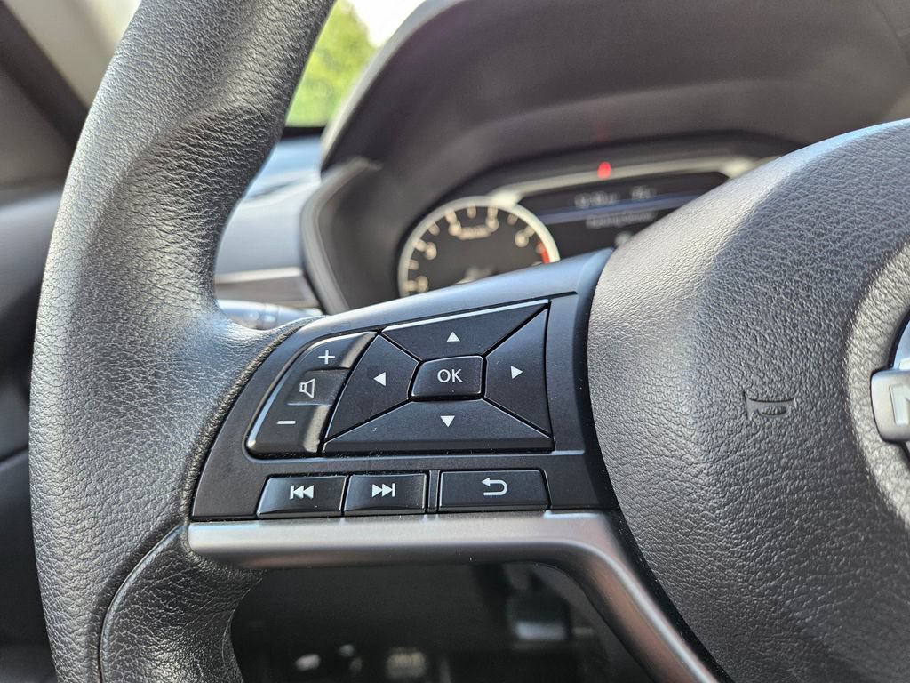 Used 2024 Nissan Altima 2.5 SV FWD image 31