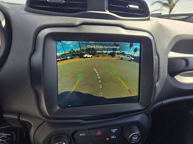 Used 2023 Jeep Renegade Latitude AWD/4WD image 9