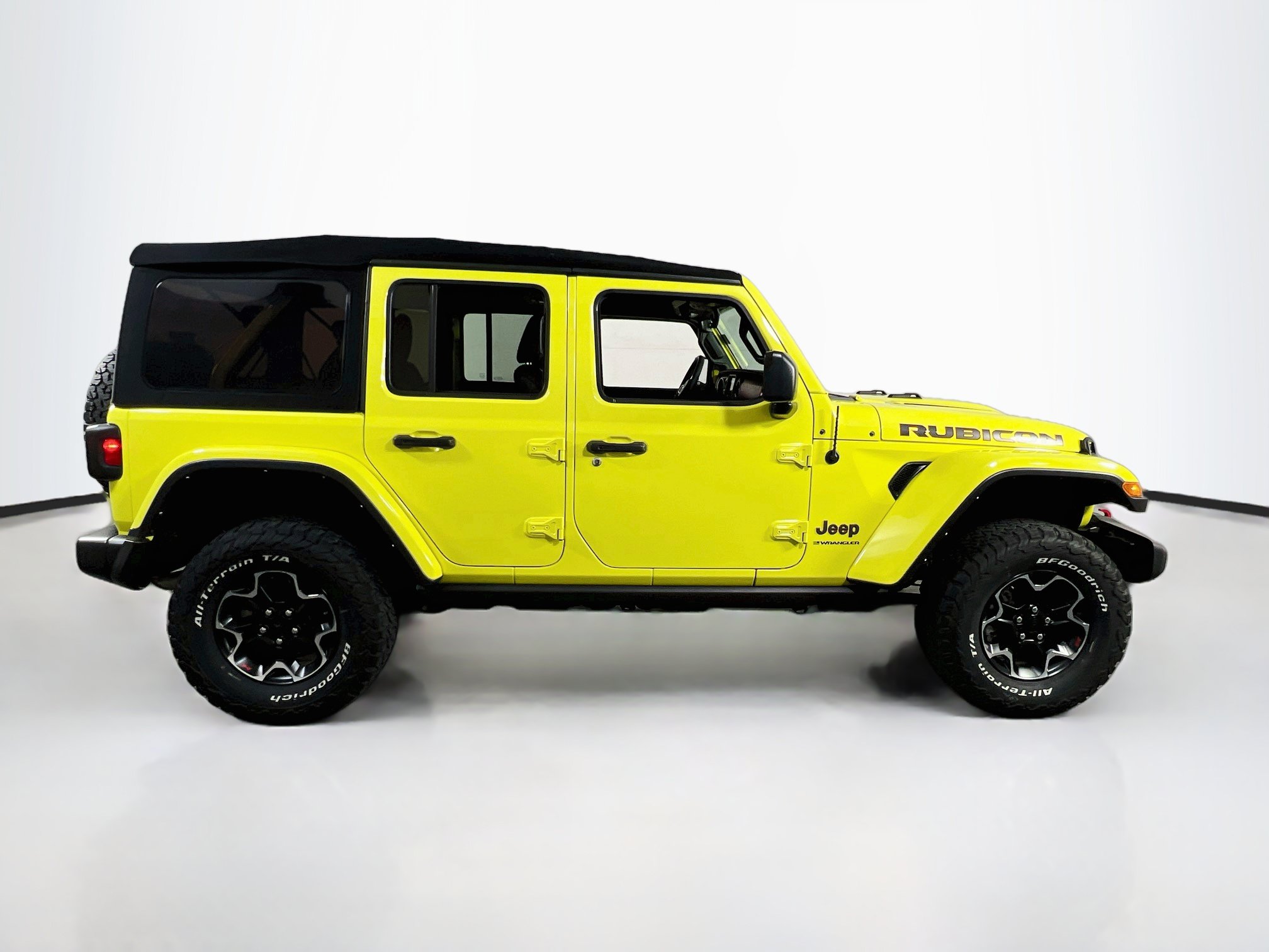 Used 2023 Jeep Wrangler Unlimited Rubicon AWD/4WD image 4