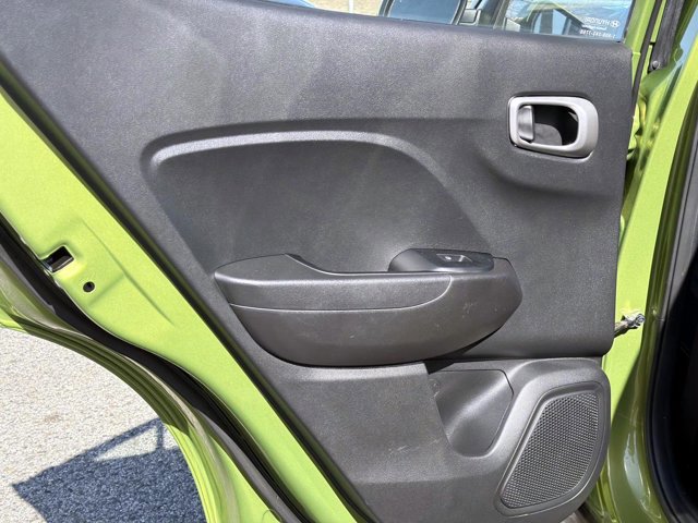 Used 2022 Hyundai Venue SEL image 11