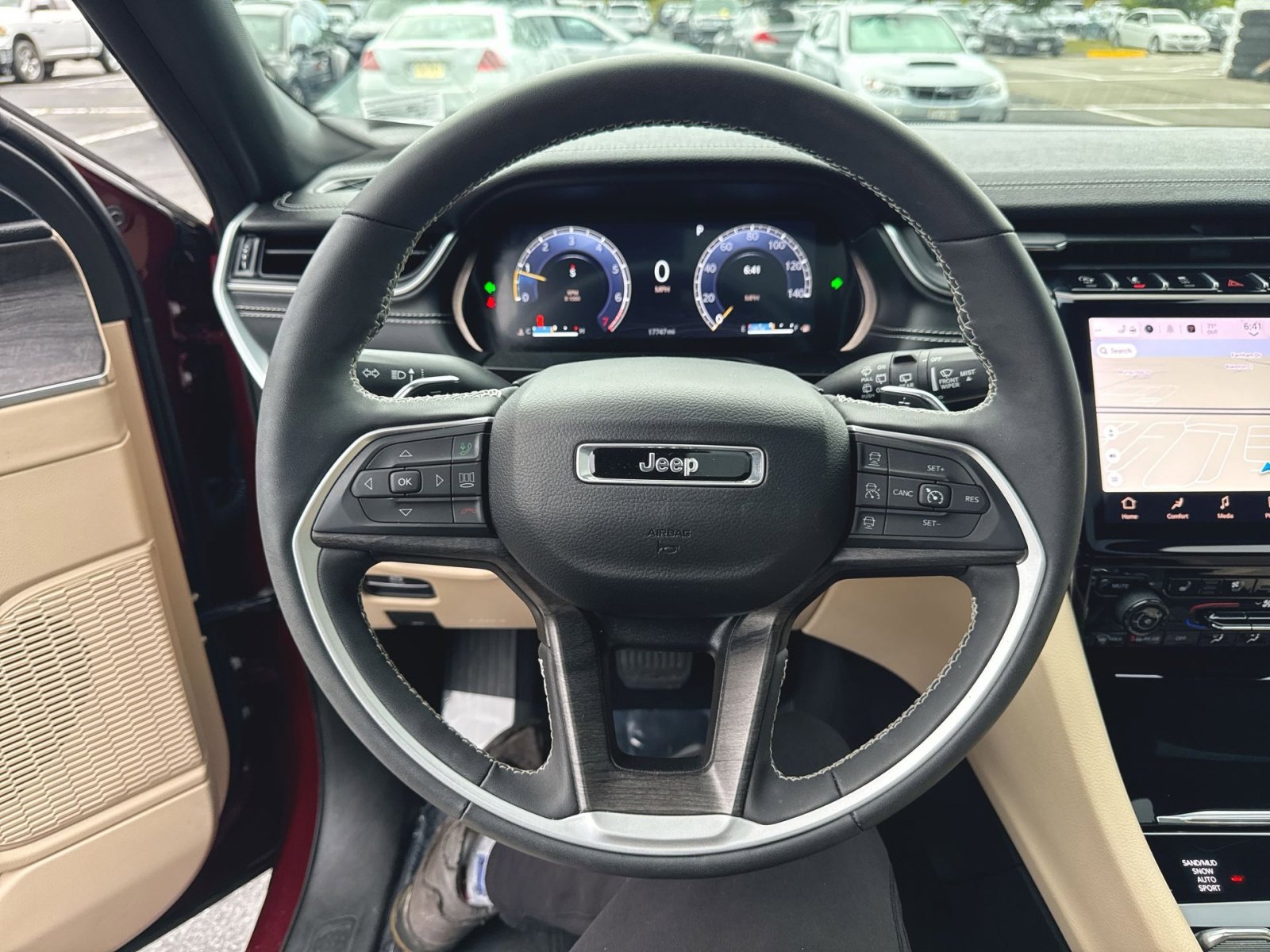 Used 2024 Jeep Grand Cherokee Limited w/ Luxury Tech Group II AWD/4WD image 18