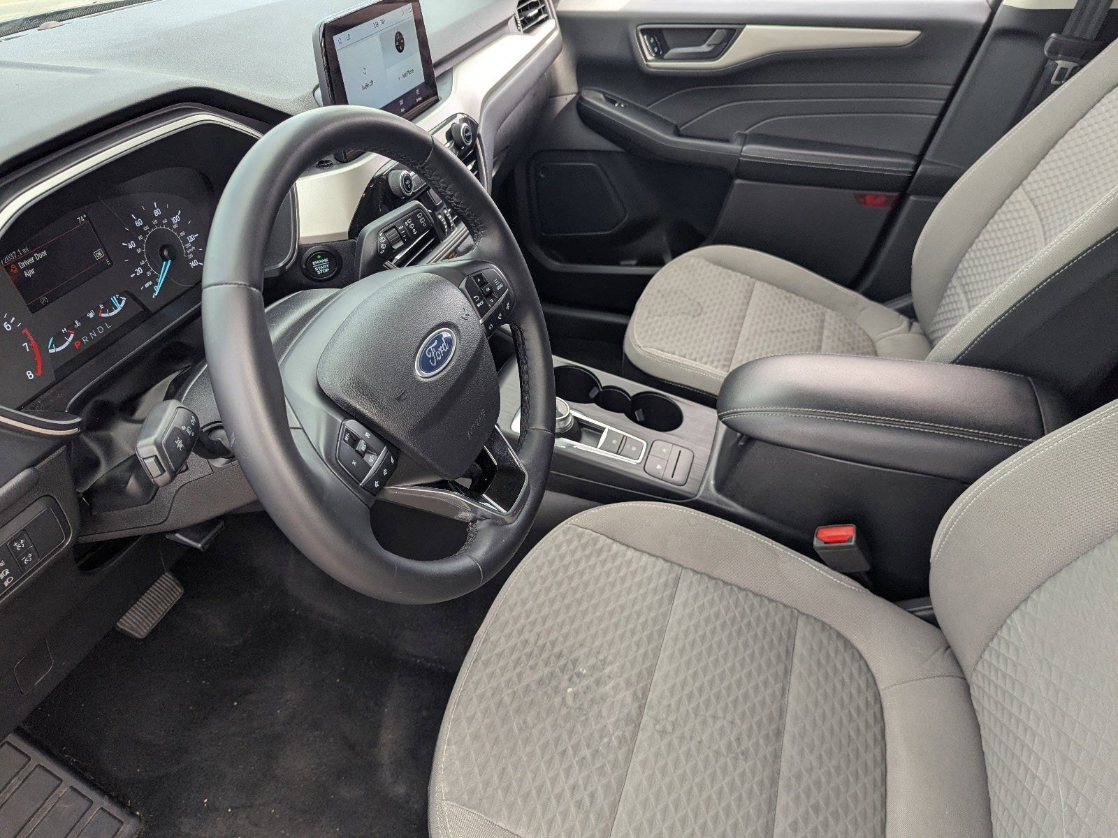 Used 2022 Ford Escape SE w/ SE Sport Appearance Package image 22