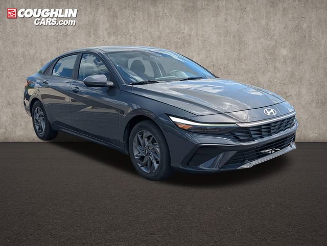 Used 2024 Hyundai Elantra SEL FWD image 1