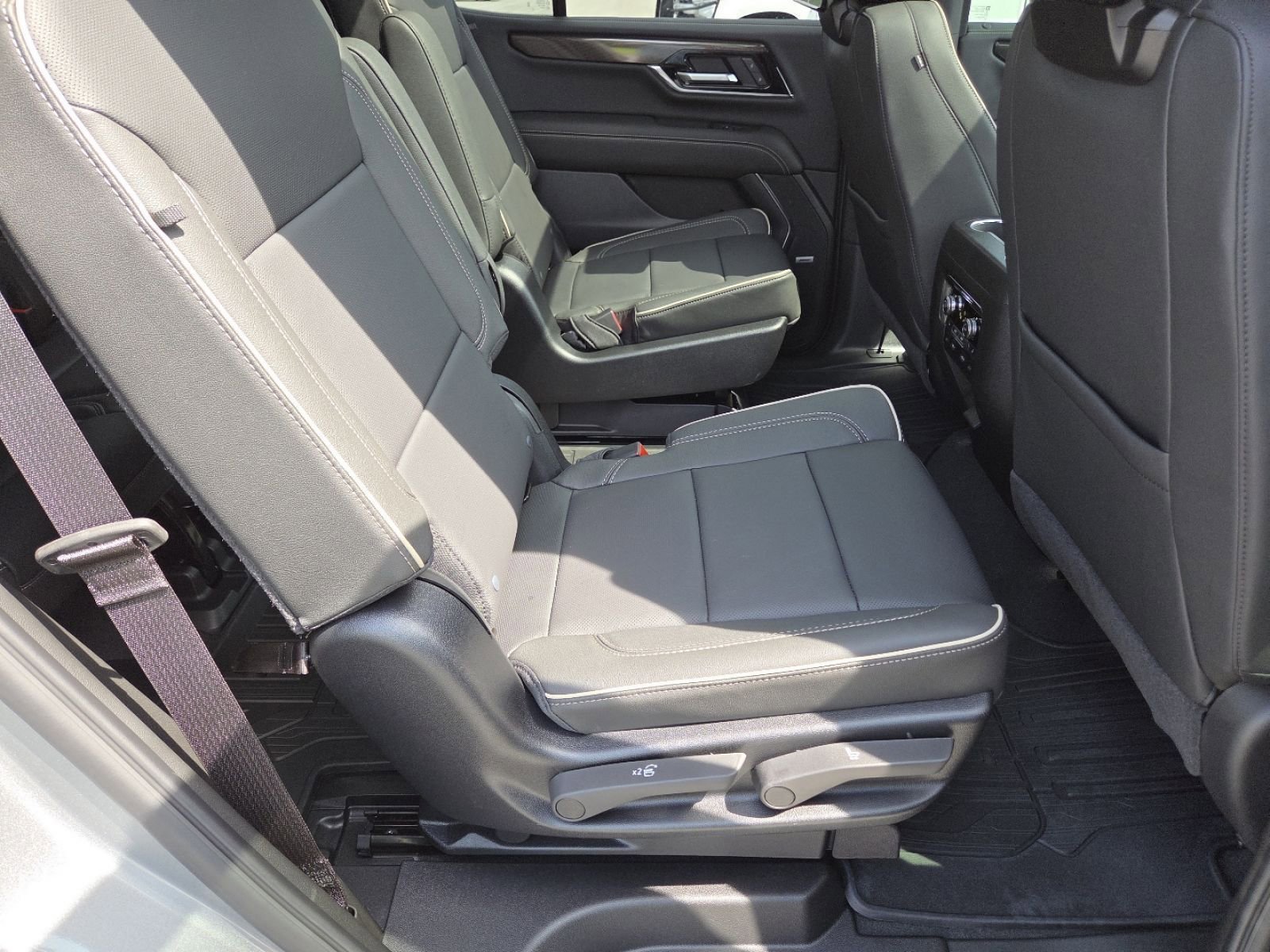 New 2026 GMC Yukon Elevation w/ Elevation Premium Package AWD/4WD image 26