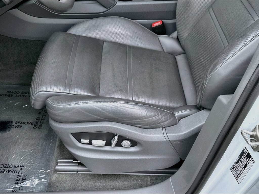 Certified 2020 Porsche Cayenne E-Hybrid AWD/4WD image 22
