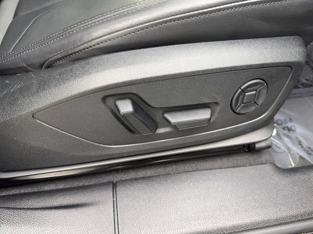 Used 2025 Audi Q3 2.0T Premium image 48