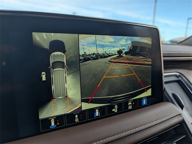 Used 2023 Chevrolet Suburban High Country image 12