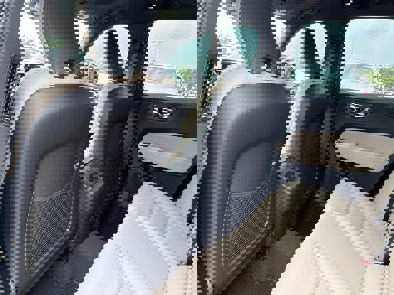 New 2026 Volvo XC60 B5 Plus w/ Protection Package Premier image 22