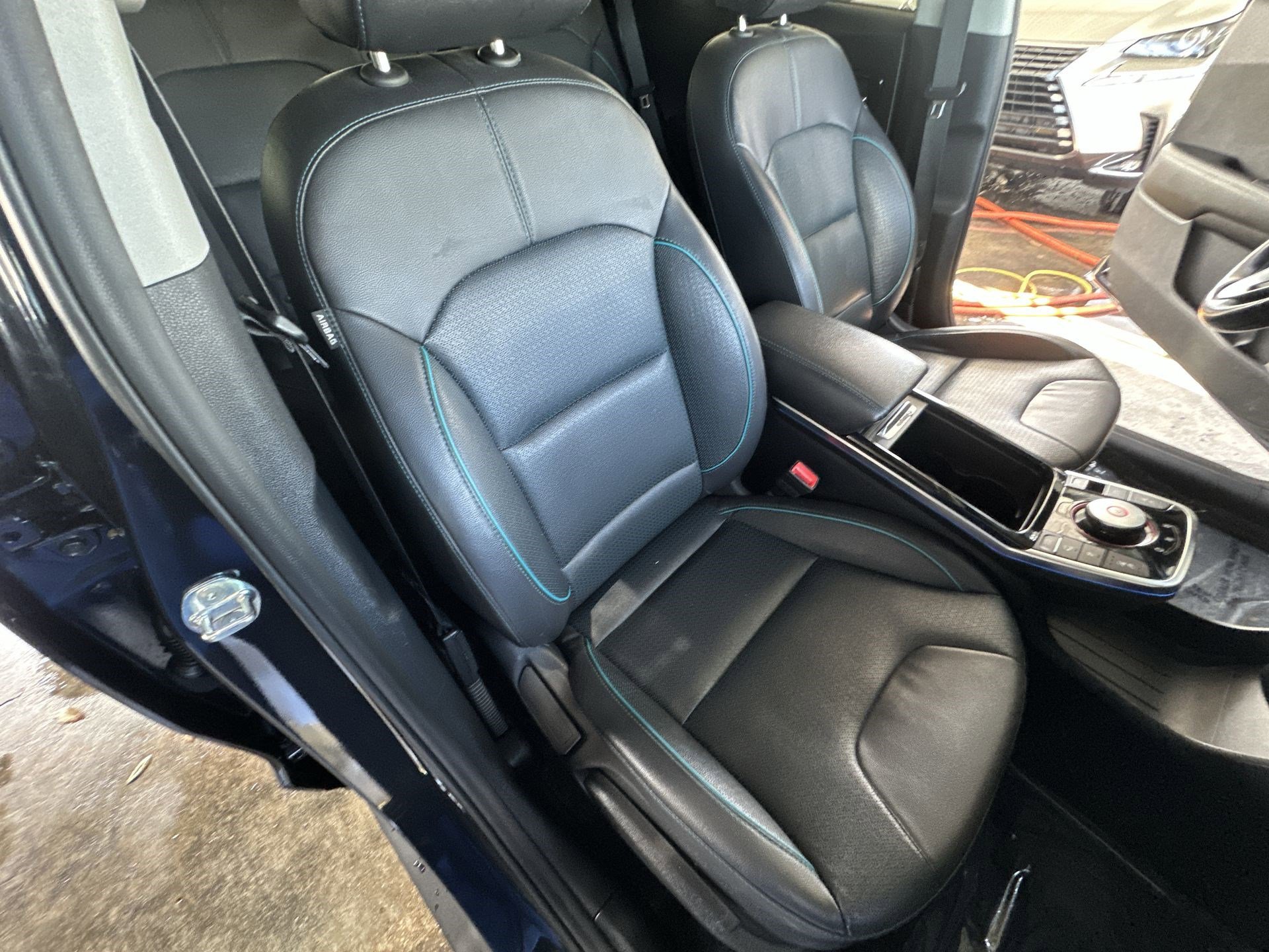 Used 2022 Kia Niro EX Premium w/ Cold Weather Package image 28