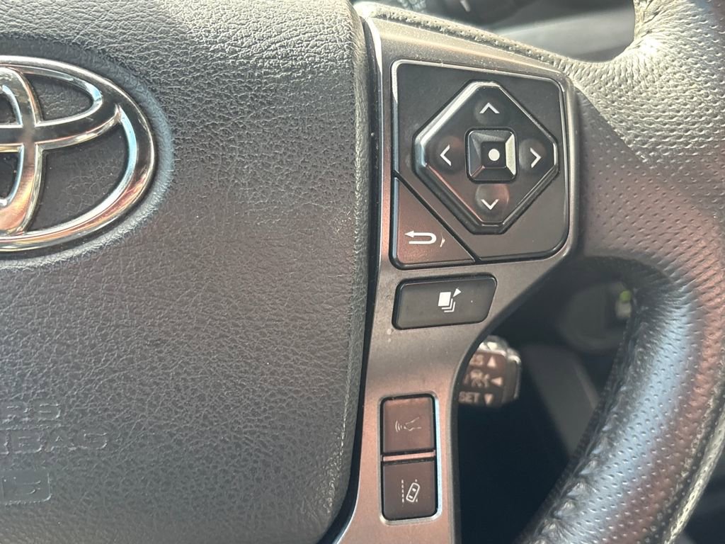Used 2018 Toyota Tacoma TRD Sport w/ Technology Package image 19