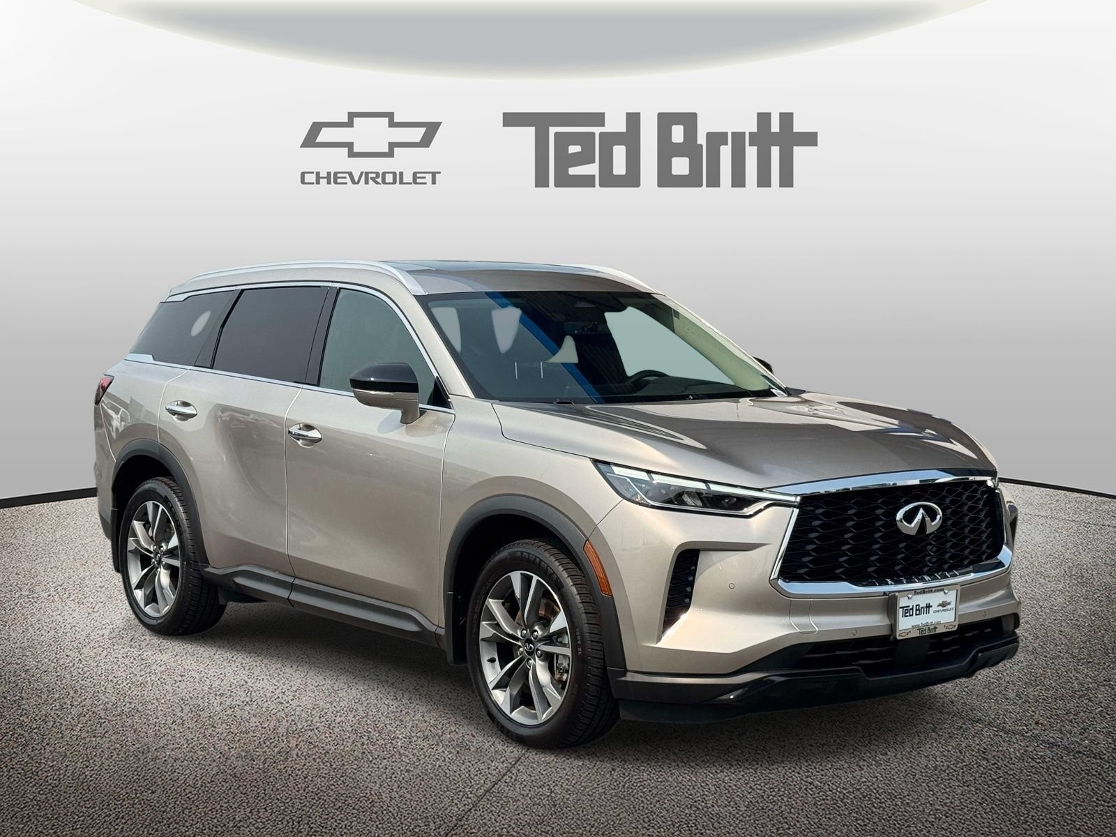 Used 2023 INFINITI QX60 Luxe w/ Cargo Package AWD/4WD image 3