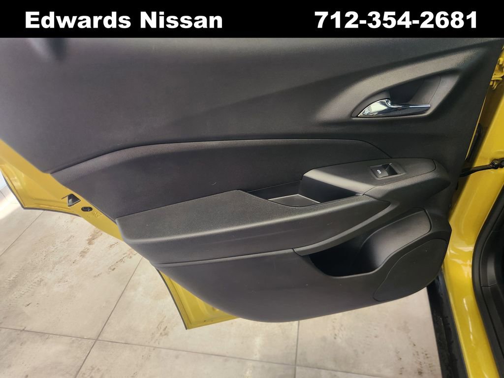 Used 2024 Chevrolet Trax RS w/ Driver Confidence Package image 15