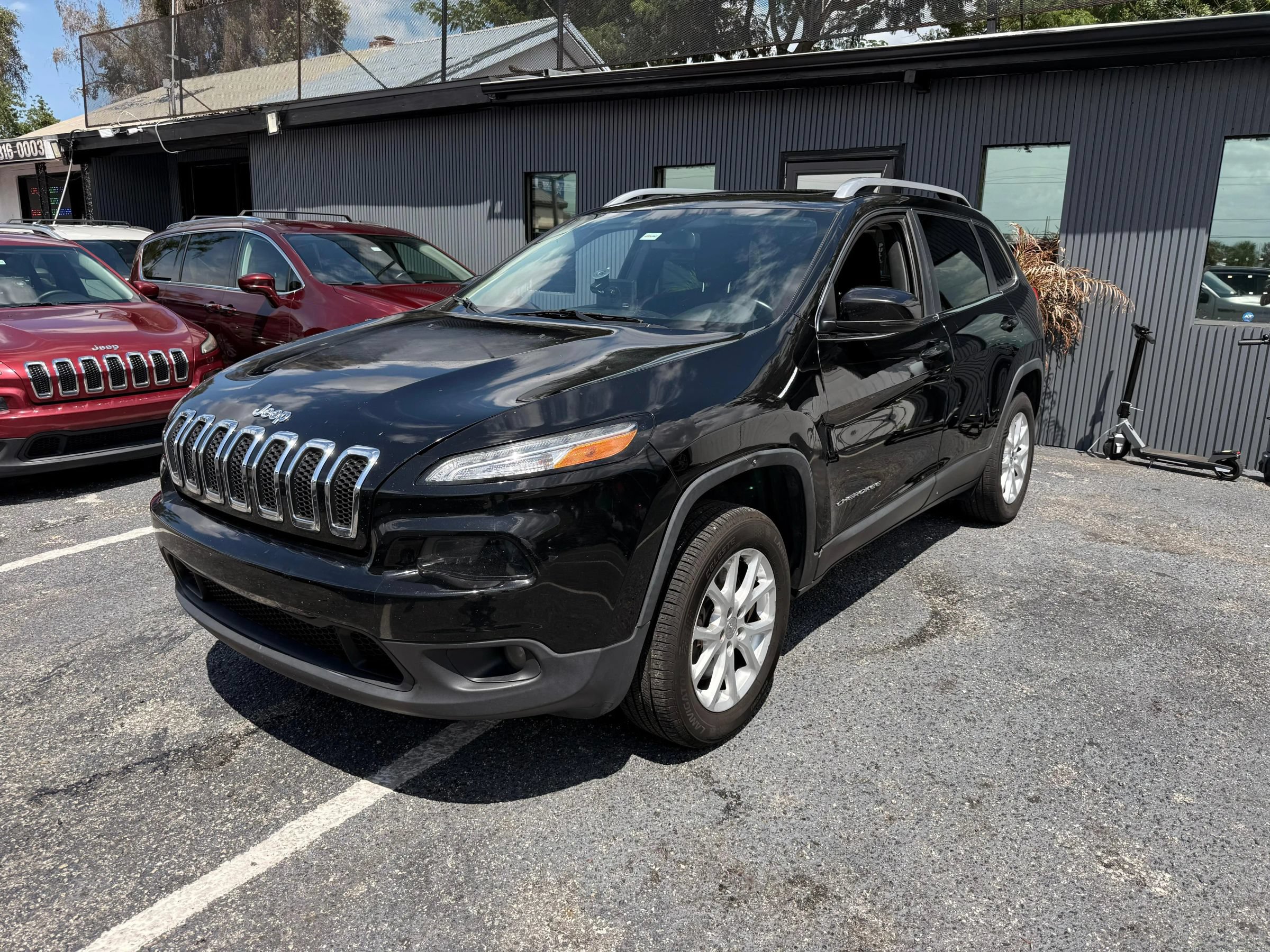 Used 2017 Jeep Cherokee Latitude w/ Safety/Convenience Group