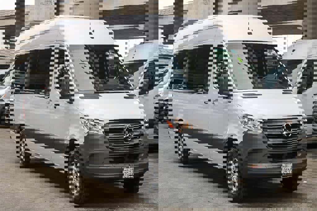 Used 2020 Mercedes-Benz Sprinter 2500 image 3