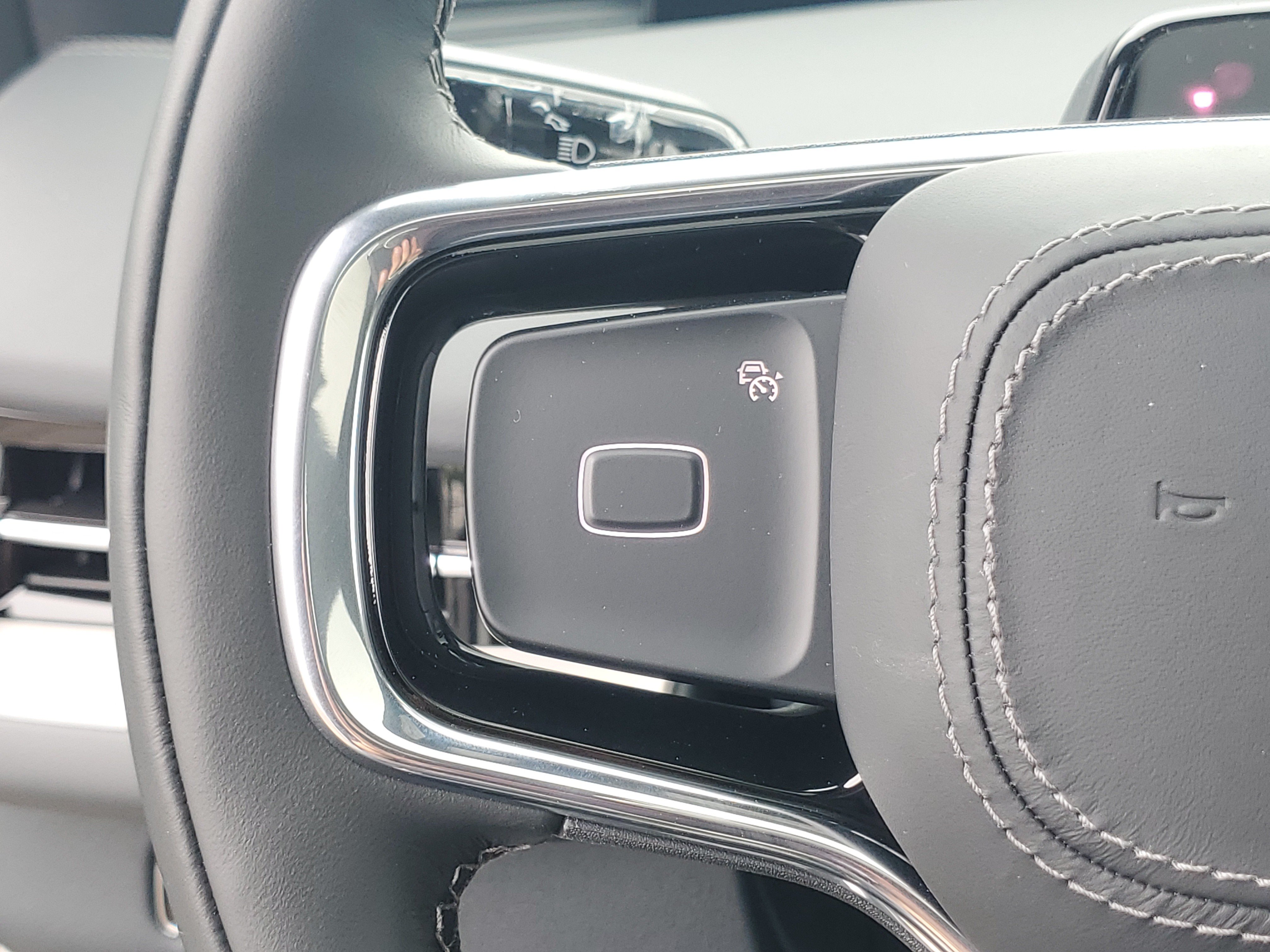 New 2026 Lincoln Navigator Reserve w/ Jet Appearance Package AWD/4WD image 17