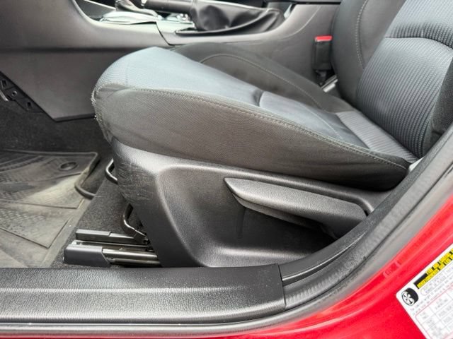 Used 2016 MAZDA MAZDA3 i Touring w/ Popular Equipment Package FWD image 9