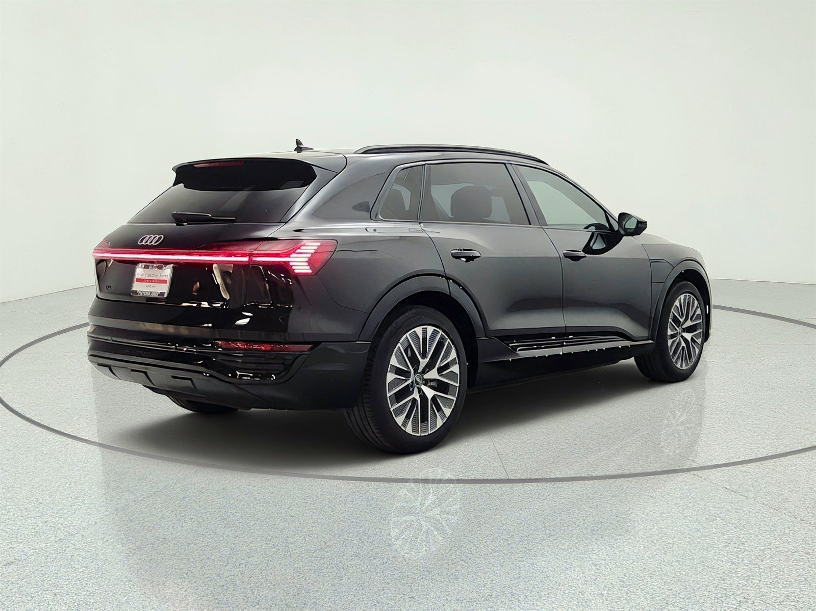 Used 2024 Audi Q8 e-tron Premium Plus w/ Premium Plus Package AWD/4WD image 5
