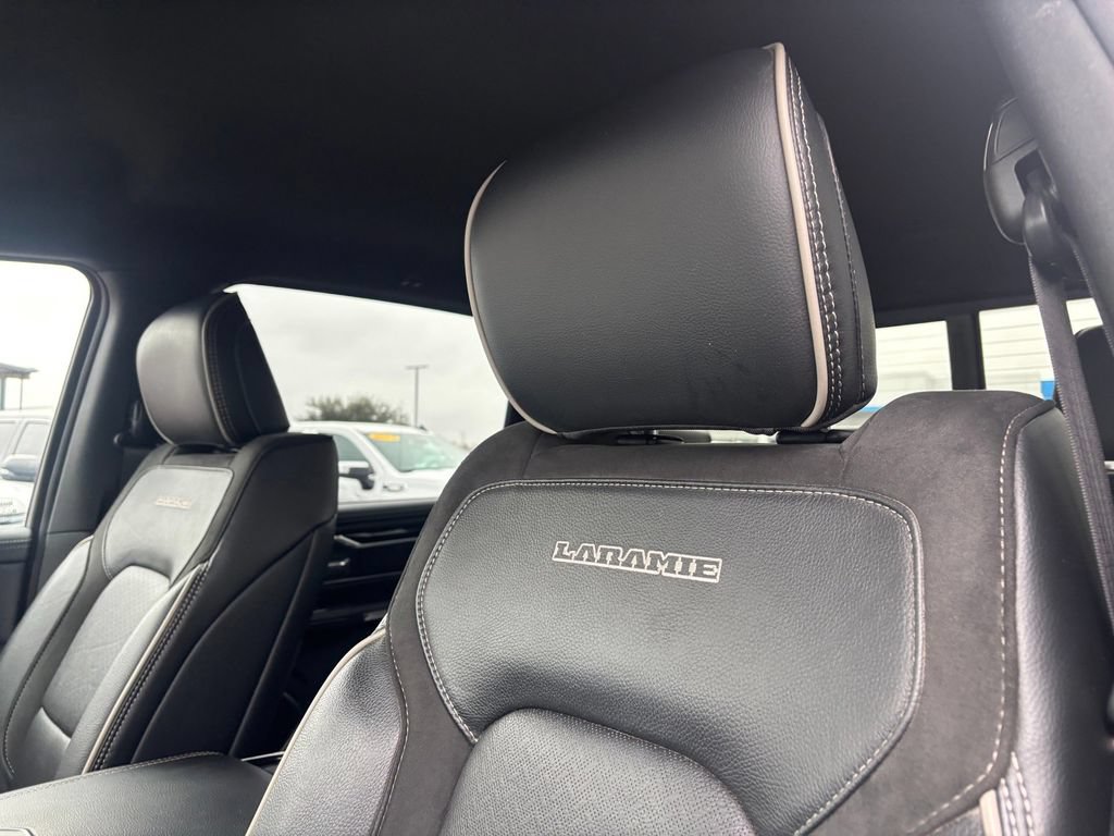 Used 2022 RAM 1500 Laramie AWD/4WD image 15