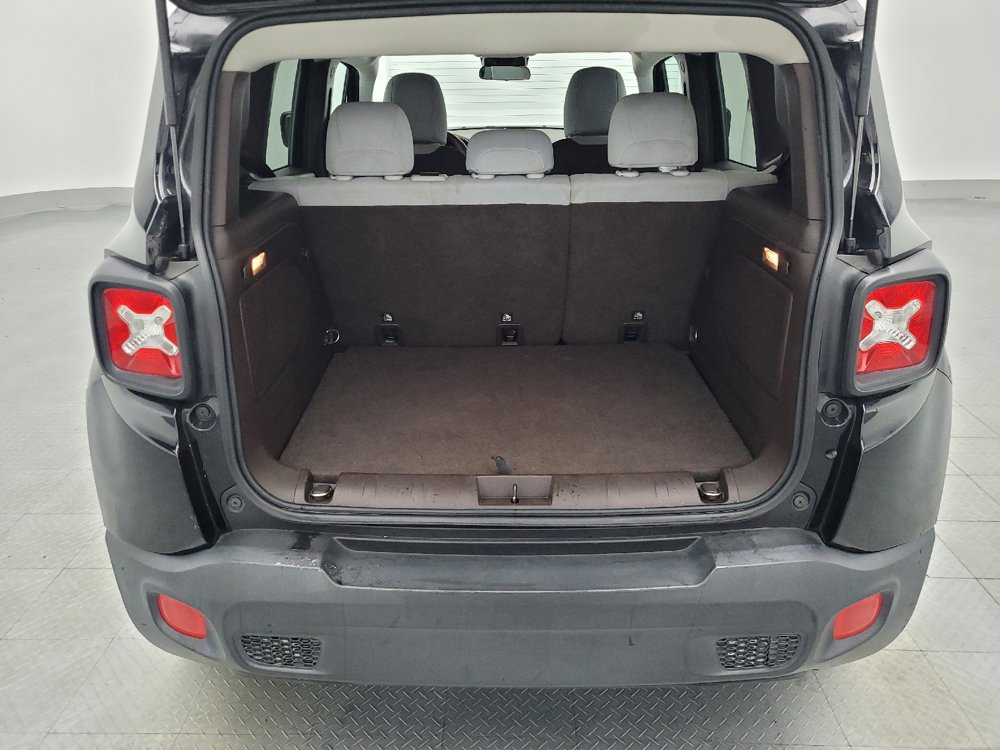 Used 2015 Jeep Renegade Latitude FWD image 29