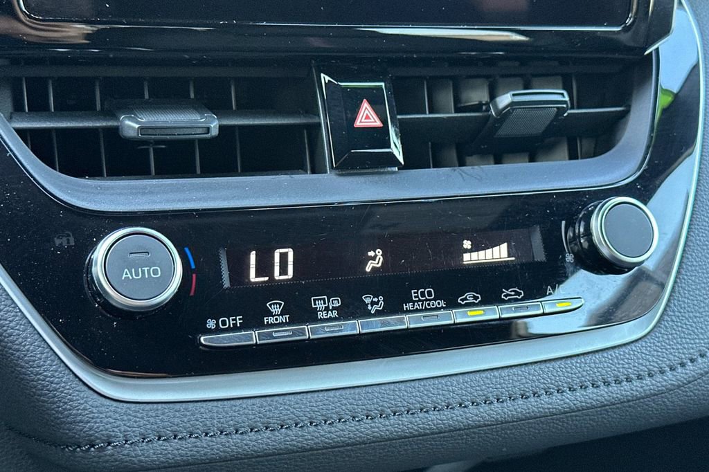 Used 2024 Toyota Corolla SE image 16