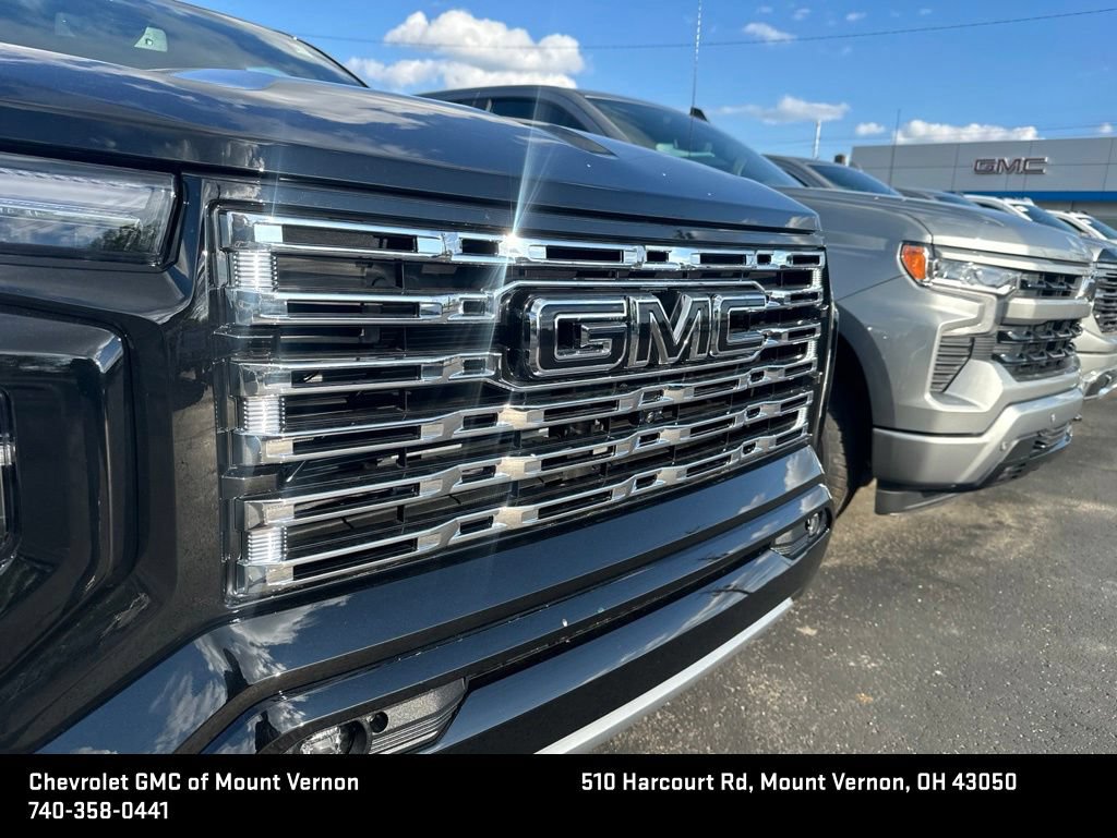 New 2026 GMC Canyon Denali w/ LPO, Denali Black Edition AWD/4WD image 17
