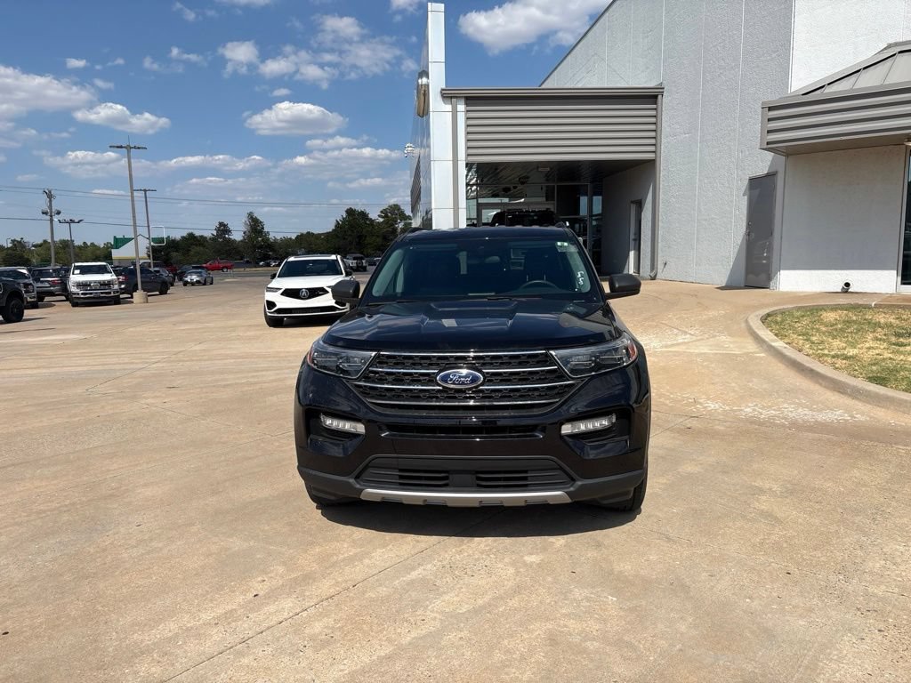 Used 2024 Ford Explorer XLT w/ Equipment Group 202A AWD/4WD image 9