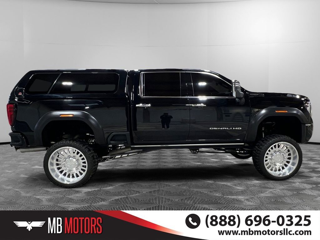 Used 2024 GMC Sierra 3500 Denali Ultimate image 2