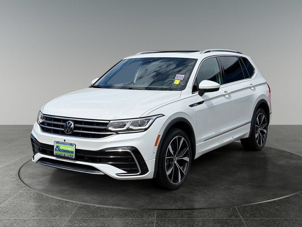 Used 2024 Volkswagen Tiguan SEL R-Line AWD/4WD image 3