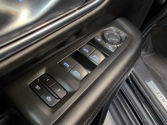 Used 2022 Chevrolet Tahoe RST w/ Luxury Package AWD/4WD image 16