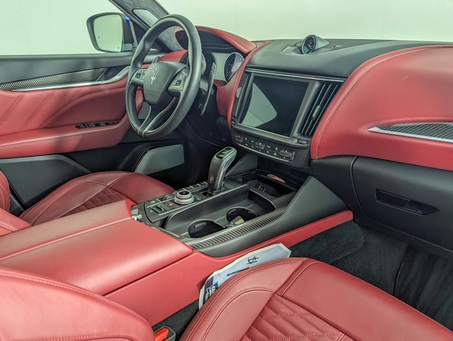 Used 2023 Maserati Levante Trofeo image 29