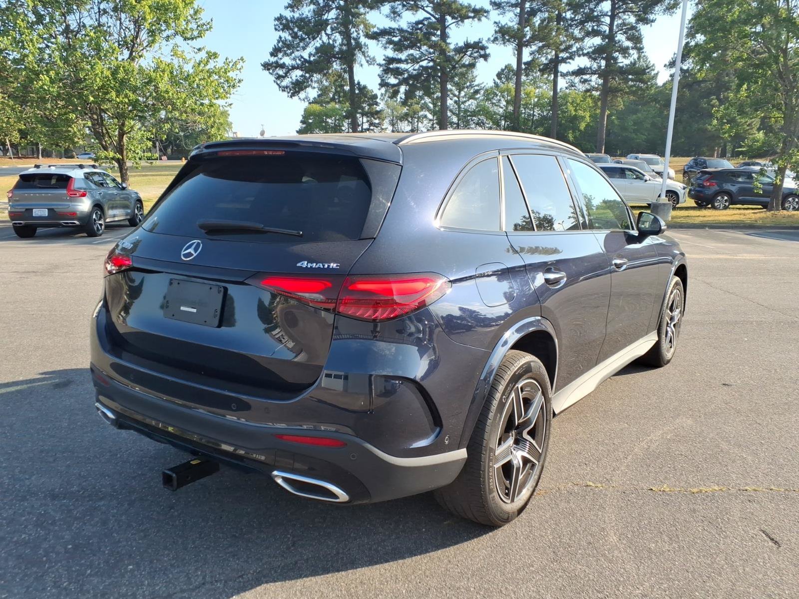 Used 2023 Mercedes-Benz GLC 300 4MATIC image 3