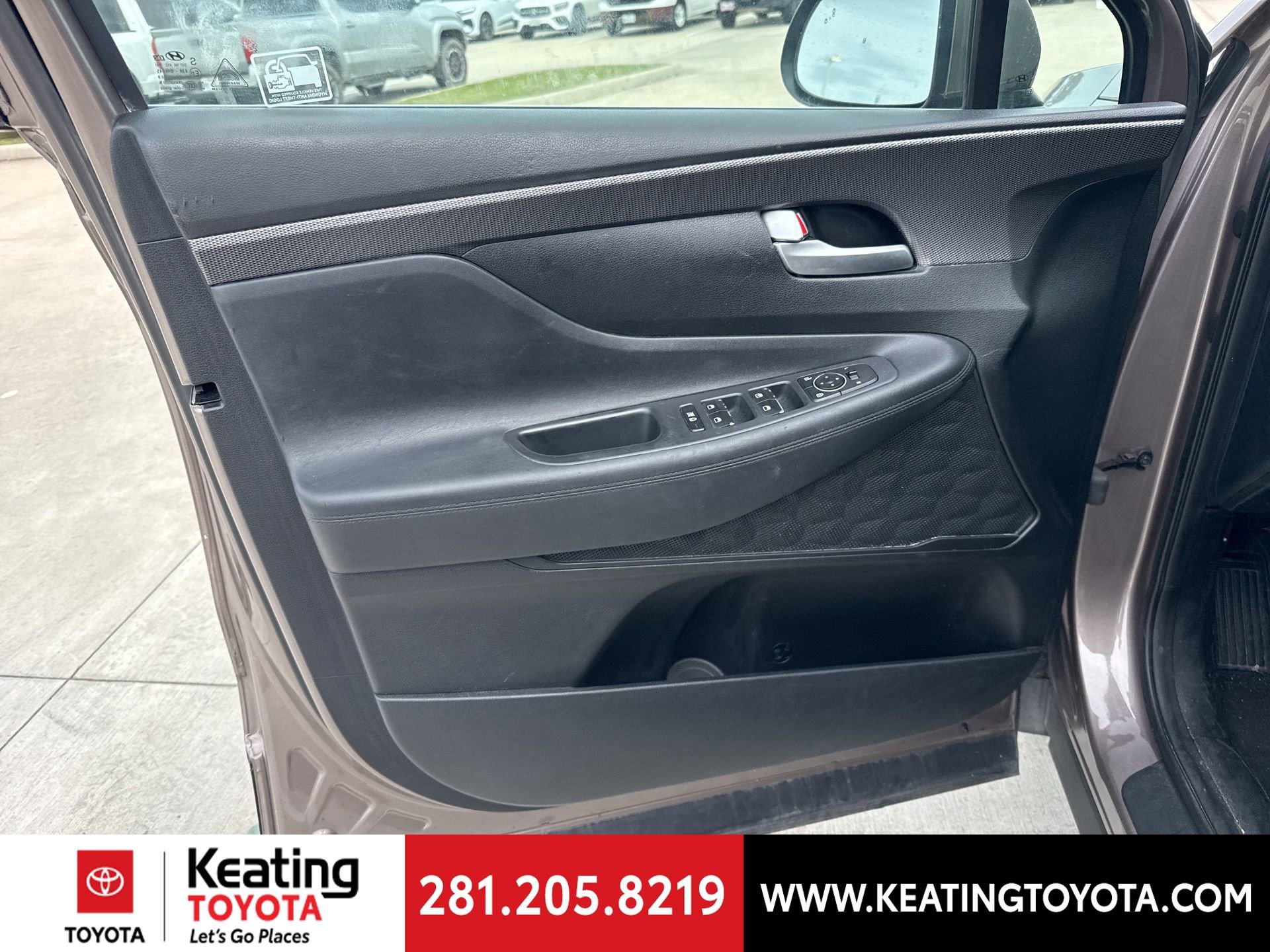 Used 2019 Hyundai Santa Fe SE image 10