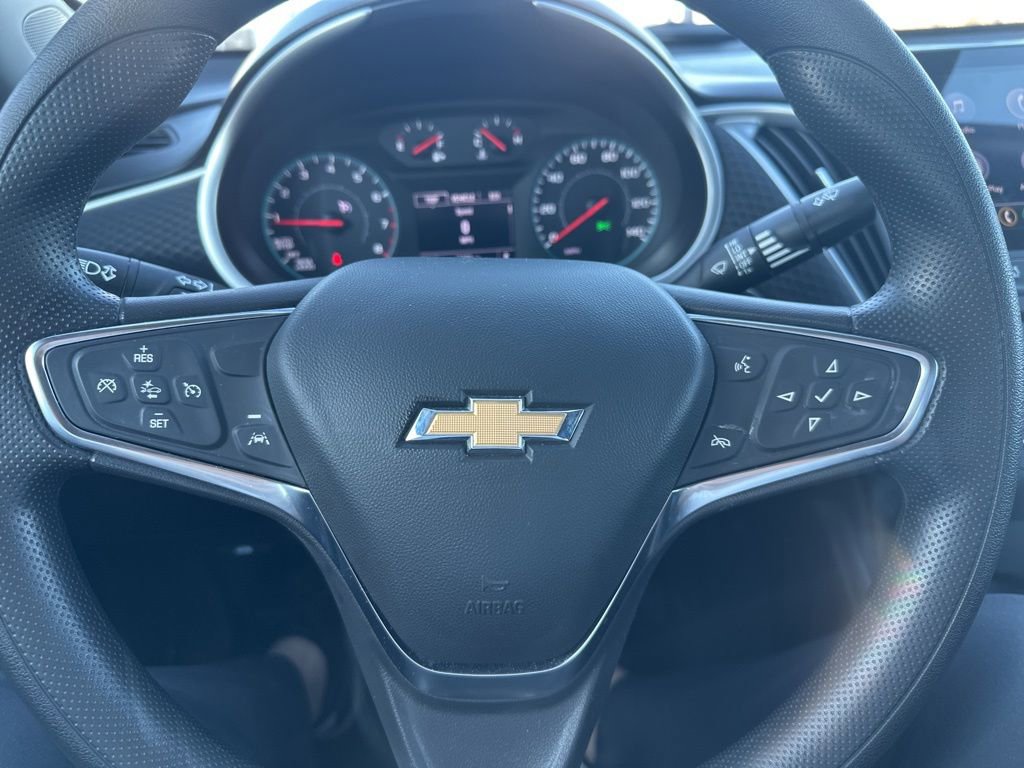 Used 2025 Chevrolet Malibu LS image 11