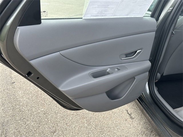 Used 2024 Hyundai Elantra SEL w/ Convenience Package image 23