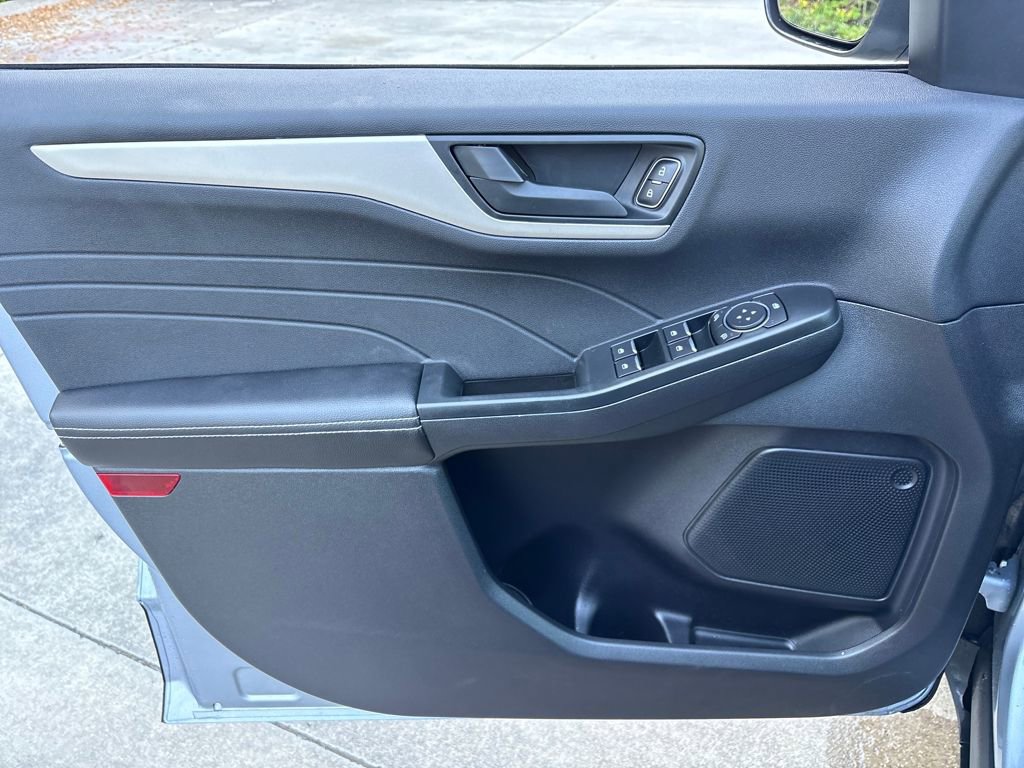 Certified 2022 Ford Escape SE w/ Cold Weather Package image 15