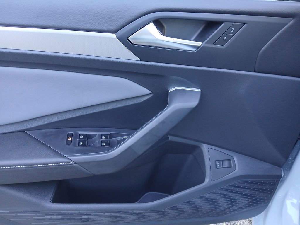 New 2026 Volkswagen Jetta SE FWD image 11