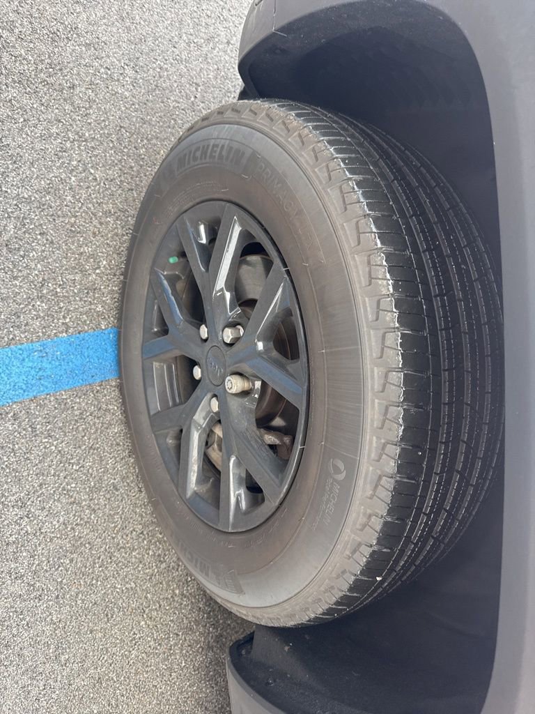 Used 2024 Jeep Grand Cherokee L Altitude image 12