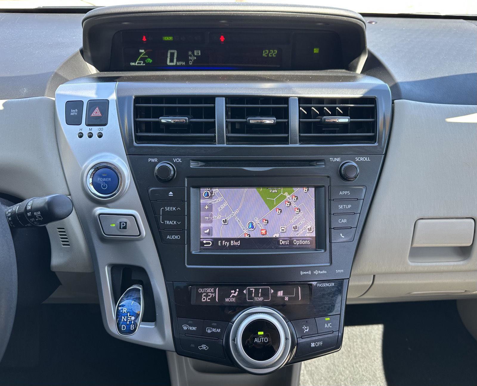 Used 2014 Toyota Prius V Three image 26