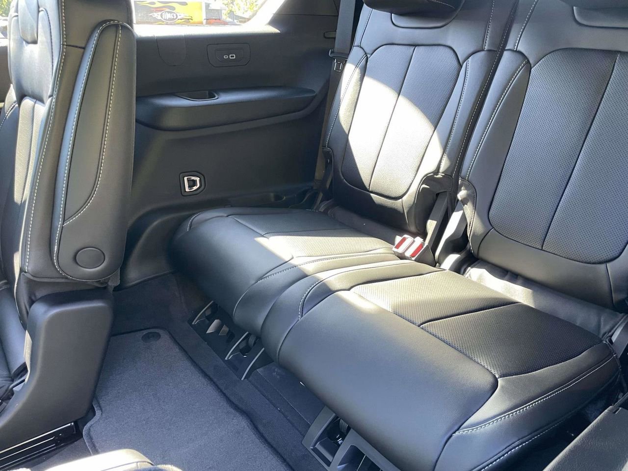 New 2025 Jeep Grand Cherokee L Limited image 30