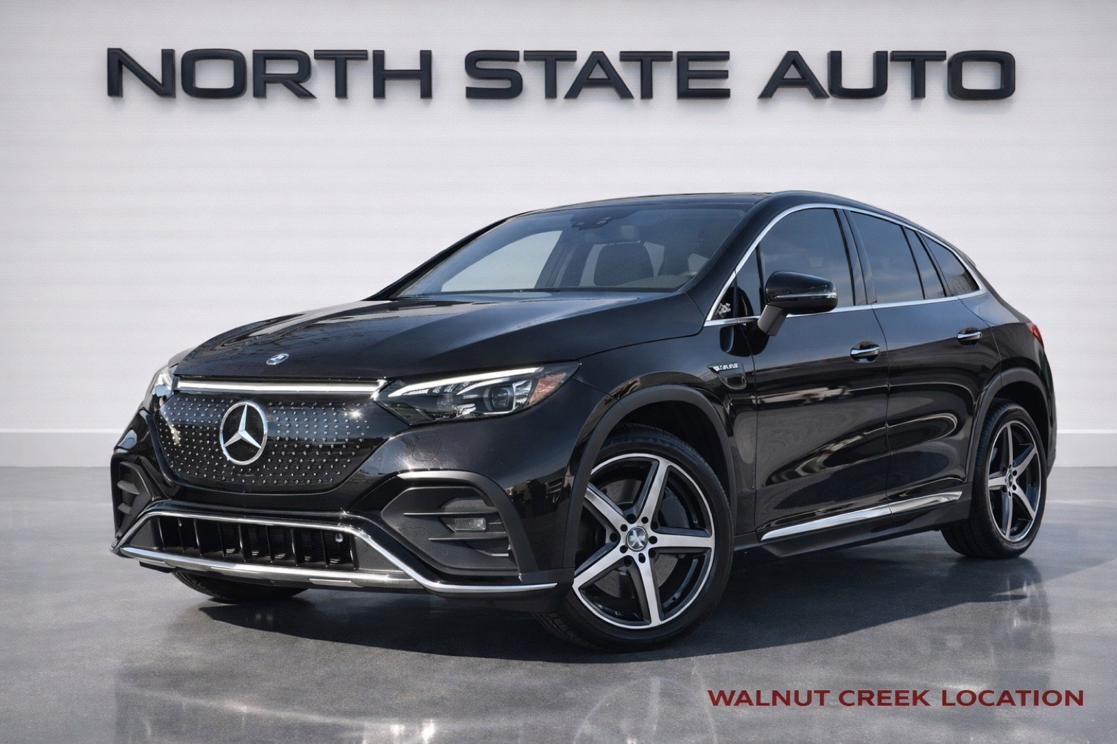 Used 2023 Mercedes-Benz EQE 500 4MATIC SUV image 1