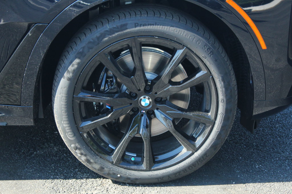 Used 2026 BMW X7 xDrive40i w/ M Sport Package AWD/4WD image 11