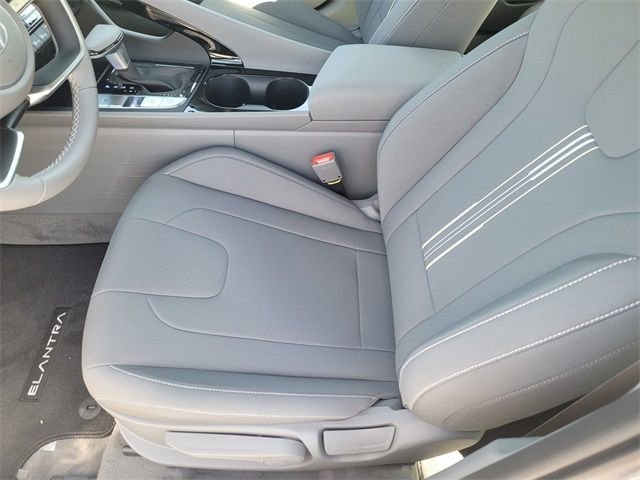 New 2025 Hyundai Elantra SEL image 29