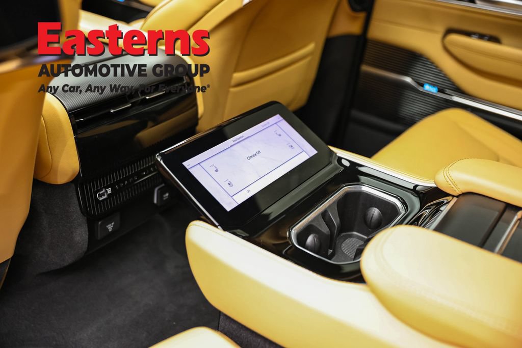 Used 2025 Jeep Grand Wagoneer Series III w/ Rear Seat Video Group 1 AWD/4WD image 24