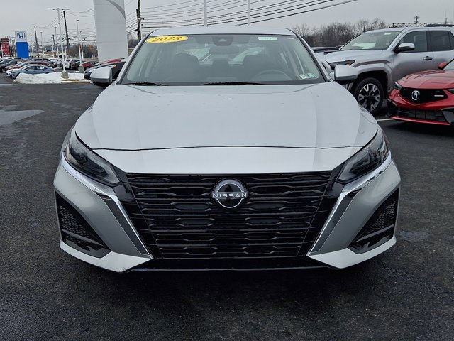 Used 2023 Nissan Altima 2.5 SV image 2