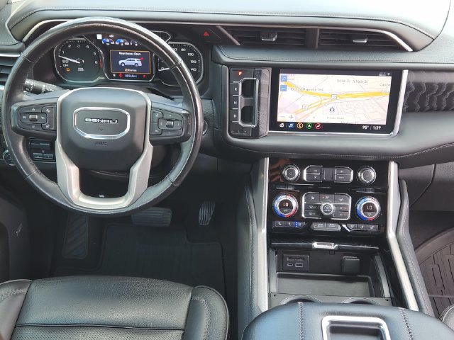 Used 2021 GMC Yukon Denali w/ Denali Ultimate Package AWD/4WD image 28