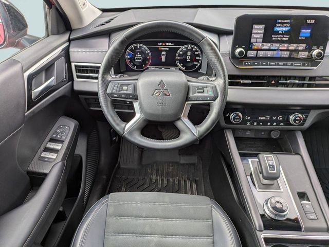 Used 2024 Mitsubishi Outlander SE image 18